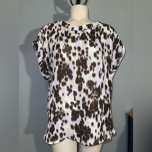 Jennifer Lopez woman’s blouse top shirt button detail animal print medium